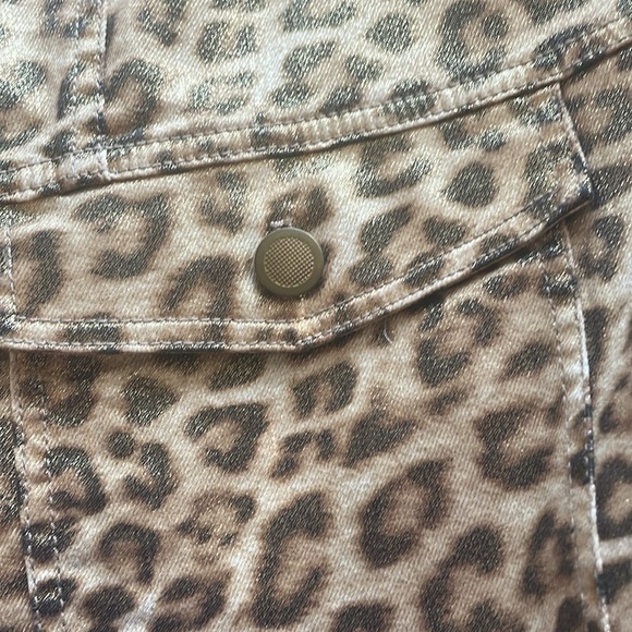 Chico’s Size 2 (12/14) NWOT Mock Neck Animal Print Long Sleeve Jacket. - Picture 3 of 12